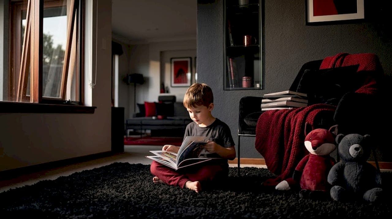 Children's Storytelling Workflow for Parents and Educators